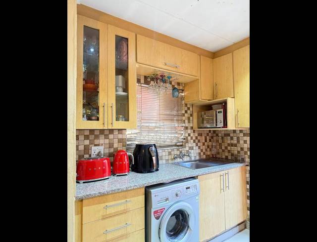 2 BEDROOM HOUSE FOR SALE IN CLAYVILLE